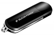 Флешка Silicon Power LuxMini 322 16Gb 32Гб черный